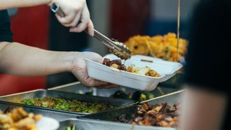 Perlu Diperhatikan, Wisatawan Tak Boleh Sembarangan Makan di Jalanan Italia