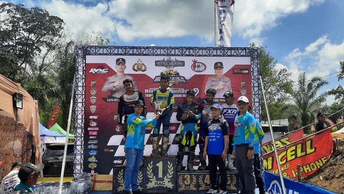 Polres Inhu membuka kejuaraan Motocross Kapolres Cup 2025 dalam rangka Hari Bhayangkara ke-79, Minggu (6/7/2025).