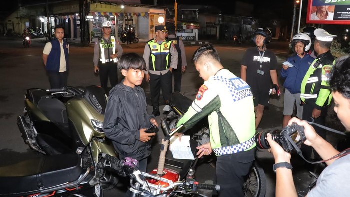 Polres Lamongan gelar operasi brantas knalpot brong