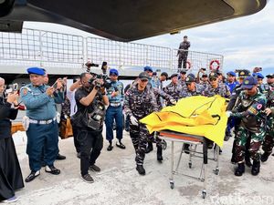 Satu Jenazah Diduga Penumpang KMP Tunu Pratama Jaya Dievakuasi