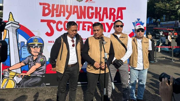 Sebanyak 2.000 pecinta skuter dari beragam organisasi memadati aktivitas Bhayangkara Scooter Days 2025 di Lapangan Ditlantas Polda Metro Jaya, Jakarta Selatan.
