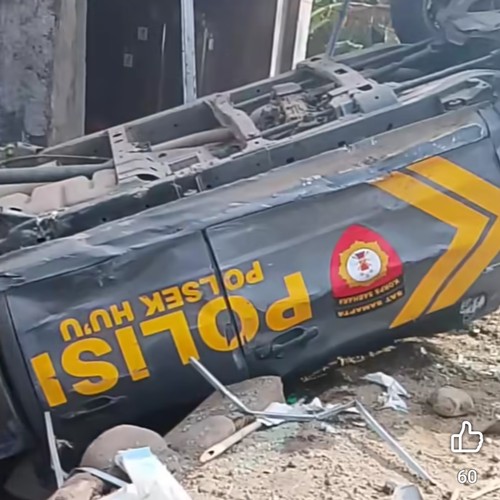 Tangkapan layar kecelakaan mobil polisi di Huu, Dompu, NTB. (Foto: Istimewa via Faruk)