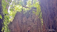 Air gua Gumantung cukup dingin dan sangat jernih, cocok sebagai tempat healing dari kehidupan kota besar yang penat.