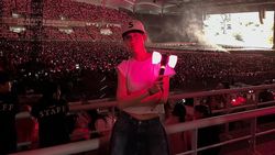 Para Bintang Nonton Konser BLACKPINK: Jung Hae In hingga Lee Minho Para Bintang Nonton Konser BLACKPINK: Jung Hae In hingga Lee Minho