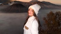 Amanda Lucson tetap ingat pendidikan, meski sibuk syuting. Aku sudah kuliah. Semester 3, ujarnya. (Foto: dok Instagram amandalucson)