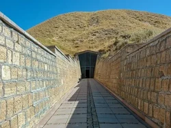 Makam Berusia 3.800 Tahun Diduga Terkait Midas Raja Emas