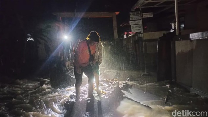 Banjir di Tabanan, Minggu (6/7/2025).