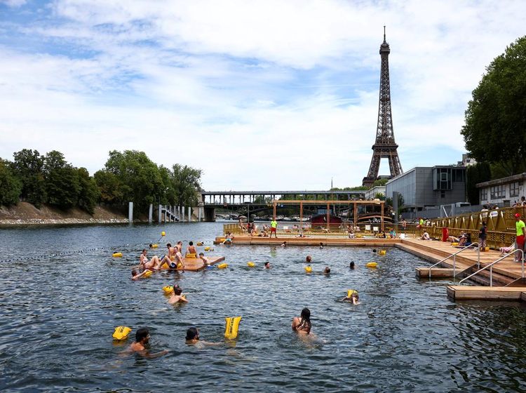 Berenang di Sungai Seine Dekat Eiffel Kini Jadi Kenyataan