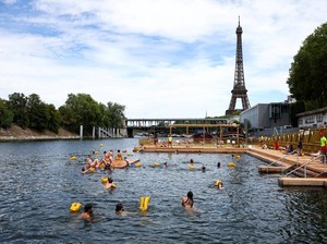 Video Sungai Seine Kini Jadi Kolam Renang Publik Paris