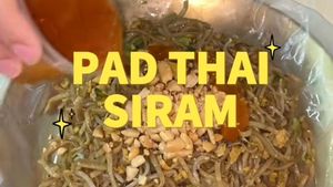 Video: Uniknya Pad Thai dengan Siraman Kuah Gurih