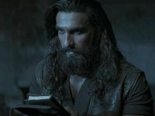 Film Ranveer Singh Dihujat Usai Dipasangkan dengan Aktris Beda 20 Tahun Film Ranveer Singh Dihujat Usai Dipasangkan dengan Aktris Beda 20 Tahun