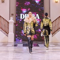 Melalui koleksi ini, Dibba menawarkan narasi lintas budaya yang menggugah, membuktikan bahwa mode bisa menjadi wahana penemuan dan penyatuan identitas di tengah era post-globalisasi. (Foto: Dok. Dibba)