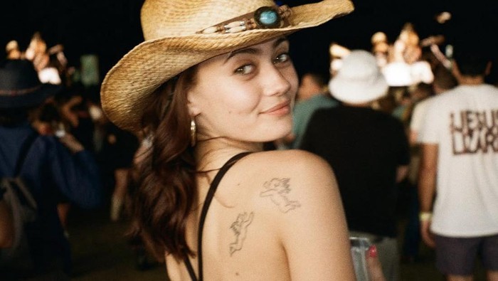 Ella Purnell Ella Purnell