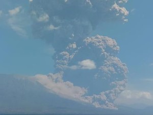 Wings Air Batal Terbang Gara-gara Erupsi Lewotobi dan Ile Lewotolok