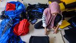 Geliat Industri Tas Rumahan Jelang Tahun Ajaran Baru