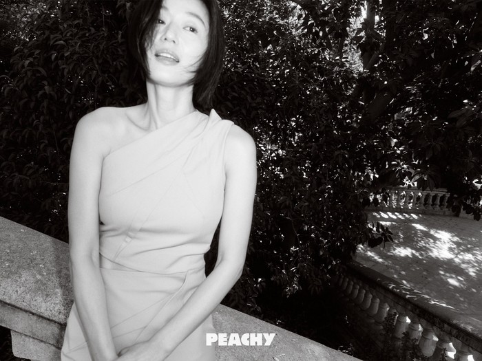 Foto profil Jun Ji Hyun di manajemen baru PEACHY Company.