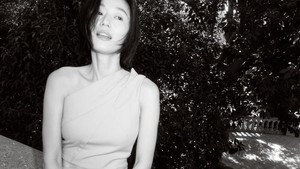 Foto-foto yang kamu lihat ini adalah profil terbaru Jun Ji Hyun dalam lembaran barunya sebagai aktris. (Foto: dok. PEACHY Company)