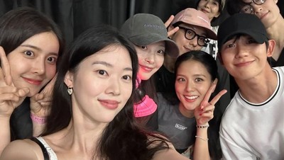 Para Bintang Nonton Konser BLACKPINK: Jung Hae In hingga Lee Minho