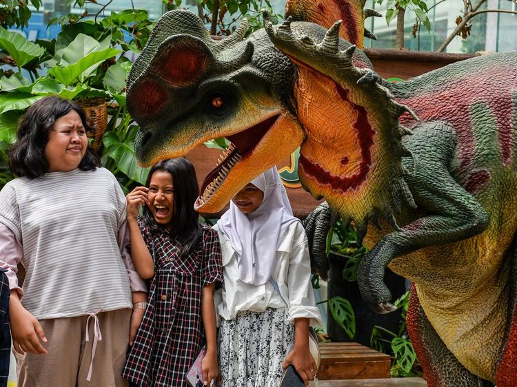 Jurassic Java Bandung Bikin Liburan Makin Seru dengan Atraksi Dinosaurus