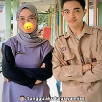 Viral Kisah Cinta Tak Terduga Guru Menikah dengan Murid di Sumsel Viral Kisah Cinta Tak Terduga Guru Menikah dengan Murid di Sumsel