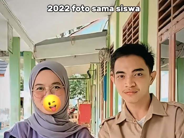 Kisah Ajeng yang menikah dengan Fikri, mantan muridnya.