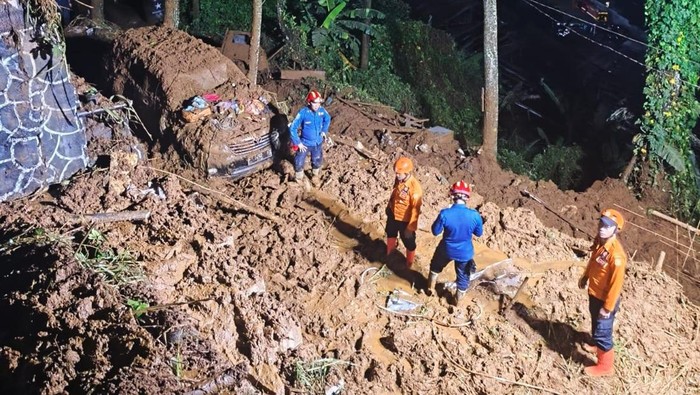 Korban longsor di kolam pemancingan, Puncak, Bogor Jawa Barat, belum ditemukan. (Dok istimewa)..