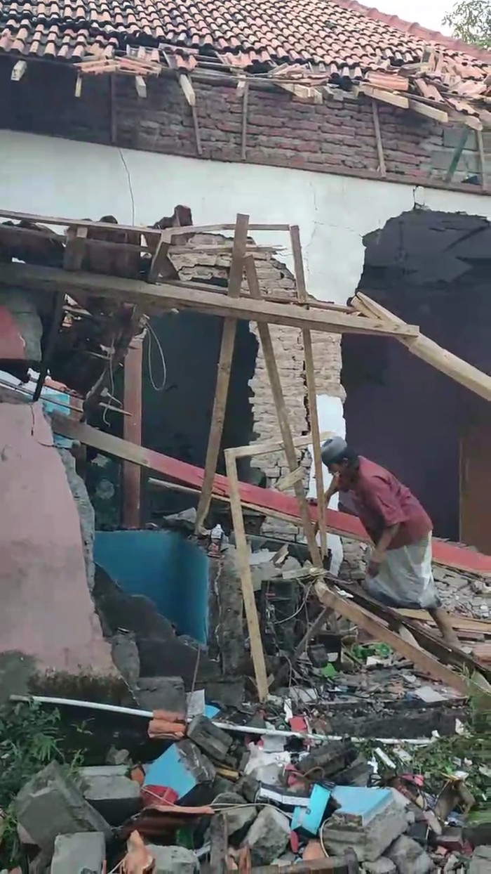 Ledakan dahsyat di Pasuruan
