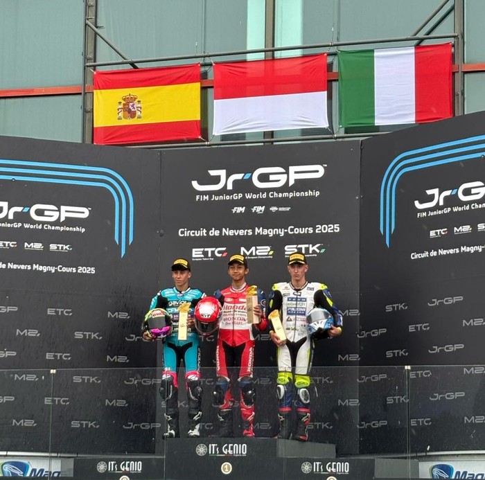 M. Kiandra Ramadhipa berhasil juara dalam race pertama balap European Talent Cup (ETC) di Prancis