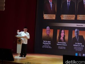Cerita Menteri Muti Jadi Pustakawan Tak Resmi Sejak Kuliah hingga Kini