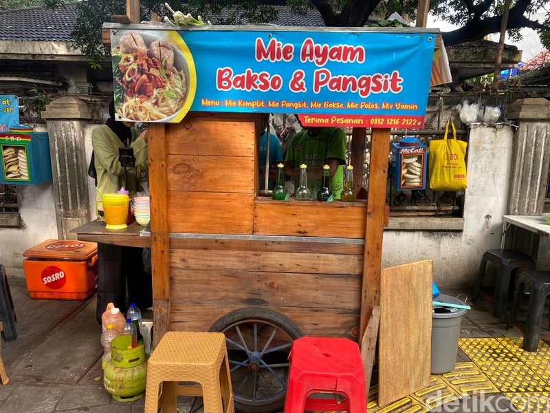 Mie Ayam Pak Loso Legendaris di Menteng, Seporsi Cuma Rp 15 Ribu