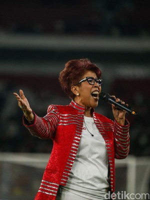 Momen Rita Butar Butar Salah Lirik Indonesia Raya di Pembukaan Piala Presiden