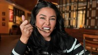 Mutia Ayu juga pernah membagikan momennya di restoran Italia, Pippo. Ia memesan menu pasta creamy dan minuman segar rasa lemon. Foto: Instagram/@mutiara_ayuu