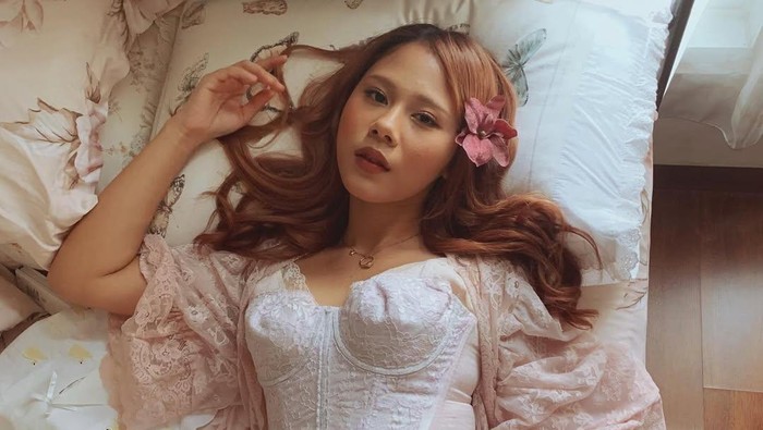 Nadin Amizah Idap Spasmodic Dysphonia Bikin Susah Nyanyi, Kondisi Apa Itu?