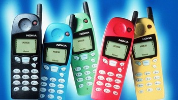 Nokia 5110 dengan warna warni cerianya. (istimewa/phonearena)