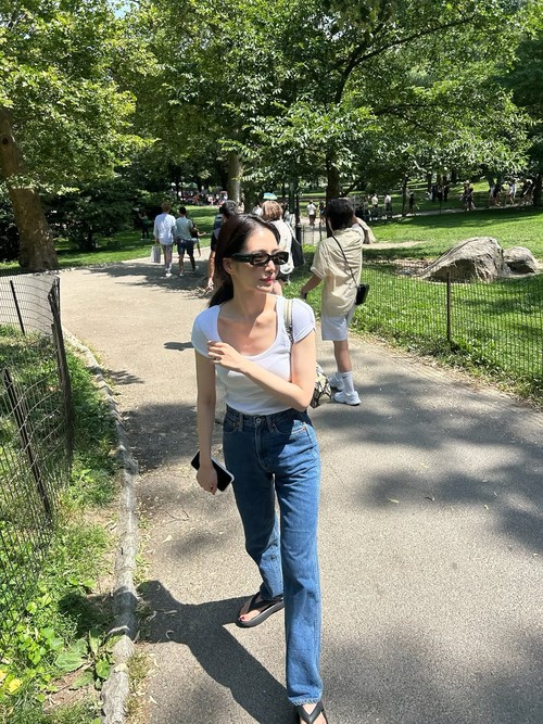 Aktris Korea Selatan Park Gyu Young dalam foto yang diunggah ke media sosial pribadinya.