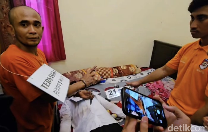 Rekonstruksi pembunuhan istri pengusaha di Gresik