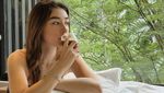 Pesona Natasha Ryder Saat Pose di Resto Prancis hingga Makan Es Krim
