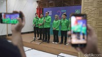 Iman menjelaskan selain Presiden Prabowo, pihaknya turut mengundang seluruh ketum partai hingga jajaran menteri Kabinet Merah Putih.