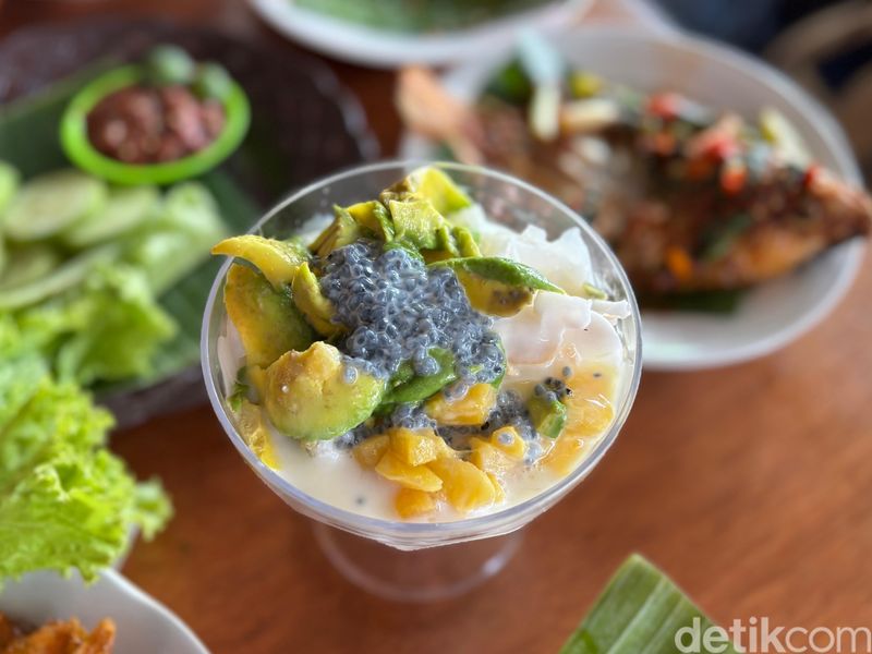 RM Imah Mih Asri, menawarkan banyak masakan Sunda yang sedap.