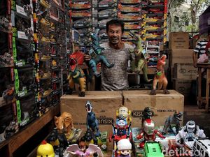 Jeritan Hati Pedagang Mainan Asemka: Sepi Pembeli, Diserbu Barang Online.