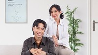 Harry Kiss selaku ayah Vidi Aldiano juga tak sungkan mengucapkan terima kasih kepada Sheila Dara Aisha. Ya terima kasih buat Sheila. Sheila baik. Ya dari dulu, dia cocok banget sama Vidi, tuturnya. (Foto: dok Instagram sheiladaisha)