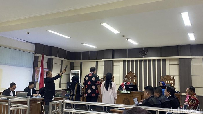 Sidang lanjutan kasus dugaan korupsi eks Wali Kota Semarang, Hevearita Gunaryanti Rahayu dan suaminya, Alwin Basri, di Pengadilan Tipikor Semarang, Rabu (7/7/2025).