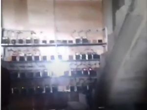 Warga Geruduk Ruko Lokasi Tambang Bitcoin di Medan Johor
