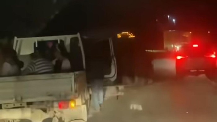 Tangkapan layar video bus terbalik di tanjakan Sabilambo, Kabupaten Kolaka.