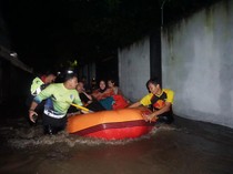 Dua Warga Tewas Tersetrum Saat Banjir di Mataram dan Lombok Barat