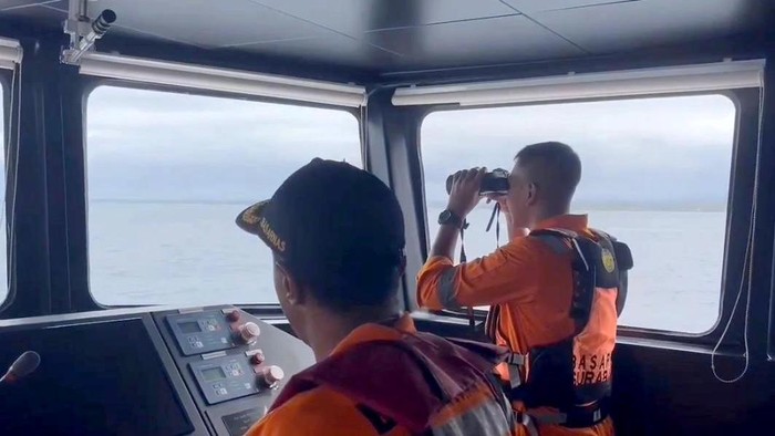 Tim SAR Gabungan tengah melakuan penyisiran laut dan pemantauan udara