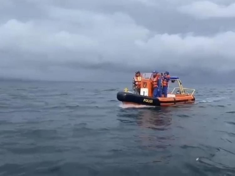 Tim SAR Gabungan Deteksi Objek Diduga Bangkai KMP Tunu Pratama Jaya