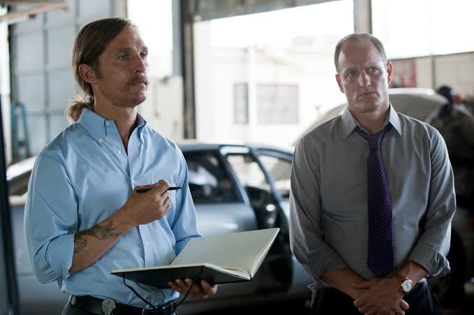 Cuplikan adegan di serial True Detective.