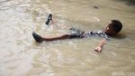 Banjir Kiriman Rendam Perum Bekasi Jaya Indah, Air Sempat Sepinggang