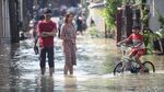 Banjir Kiriman Rendam Perum Bekasi Jaya Indah, Air Sempat Sepinggang
